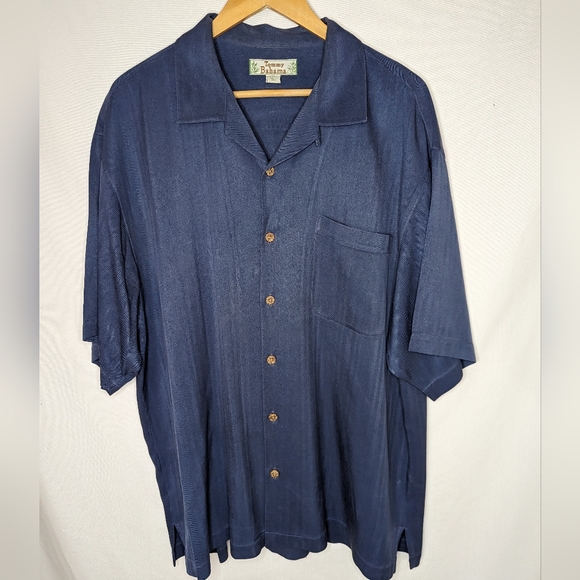 Tommy Bahama Other - Tommy Bahama Men’s Blue Short Sleeve Silk Shirt Size XL